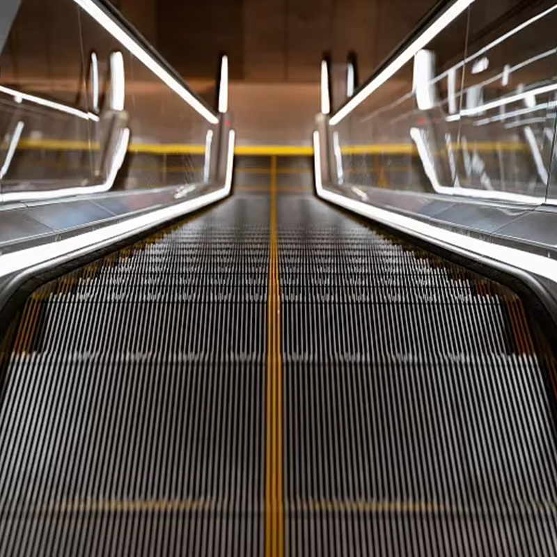 Energieeffiziente Fahrsteig-Fahrtreppe VTES104 – Reibungsloser und geräuschloser Betrieb für öffentliche Verkehrsknotenpunkte
